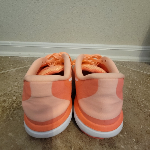 Nike Flex orange running shoes size 8.5 - Picture 4 of 6